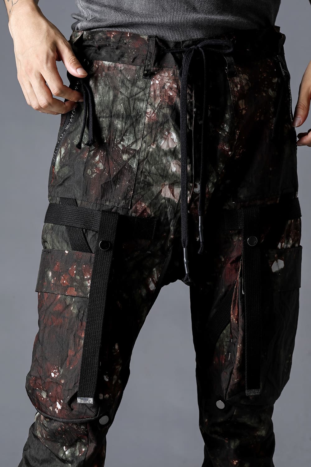 Mud-Dyed Nylon Ox-Detachable Cargo Pocket Jog Trousers Moss Black