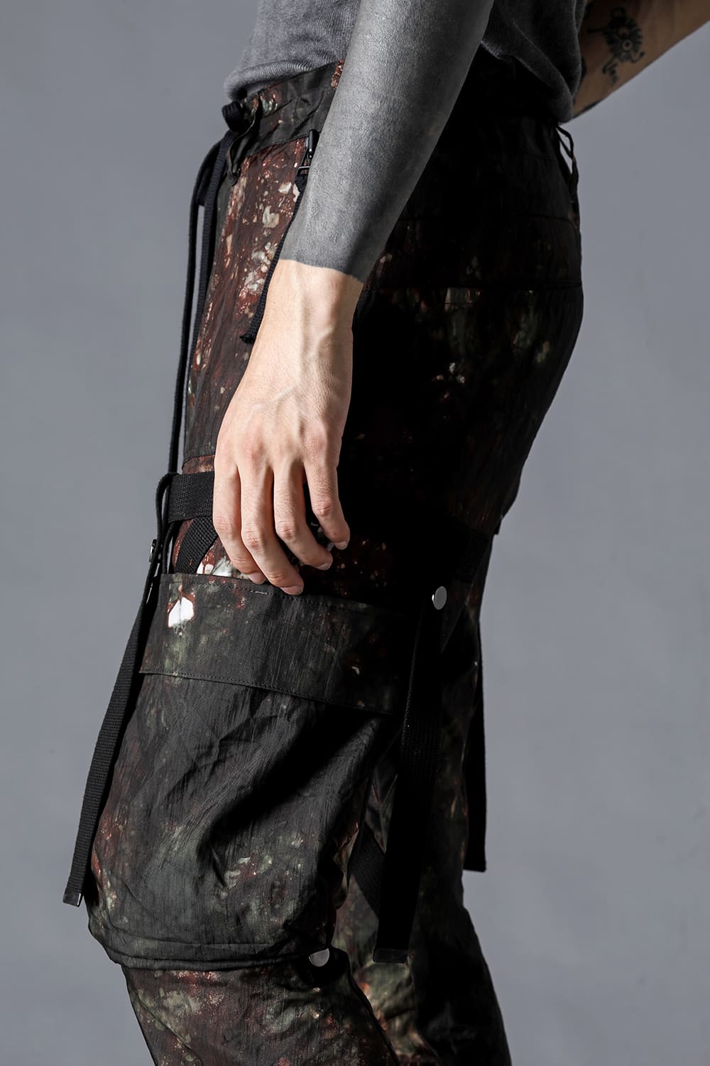 Mud-Dyed Nylon Ox-Detachable Cargo Pocket Jog Trousers Moss Black