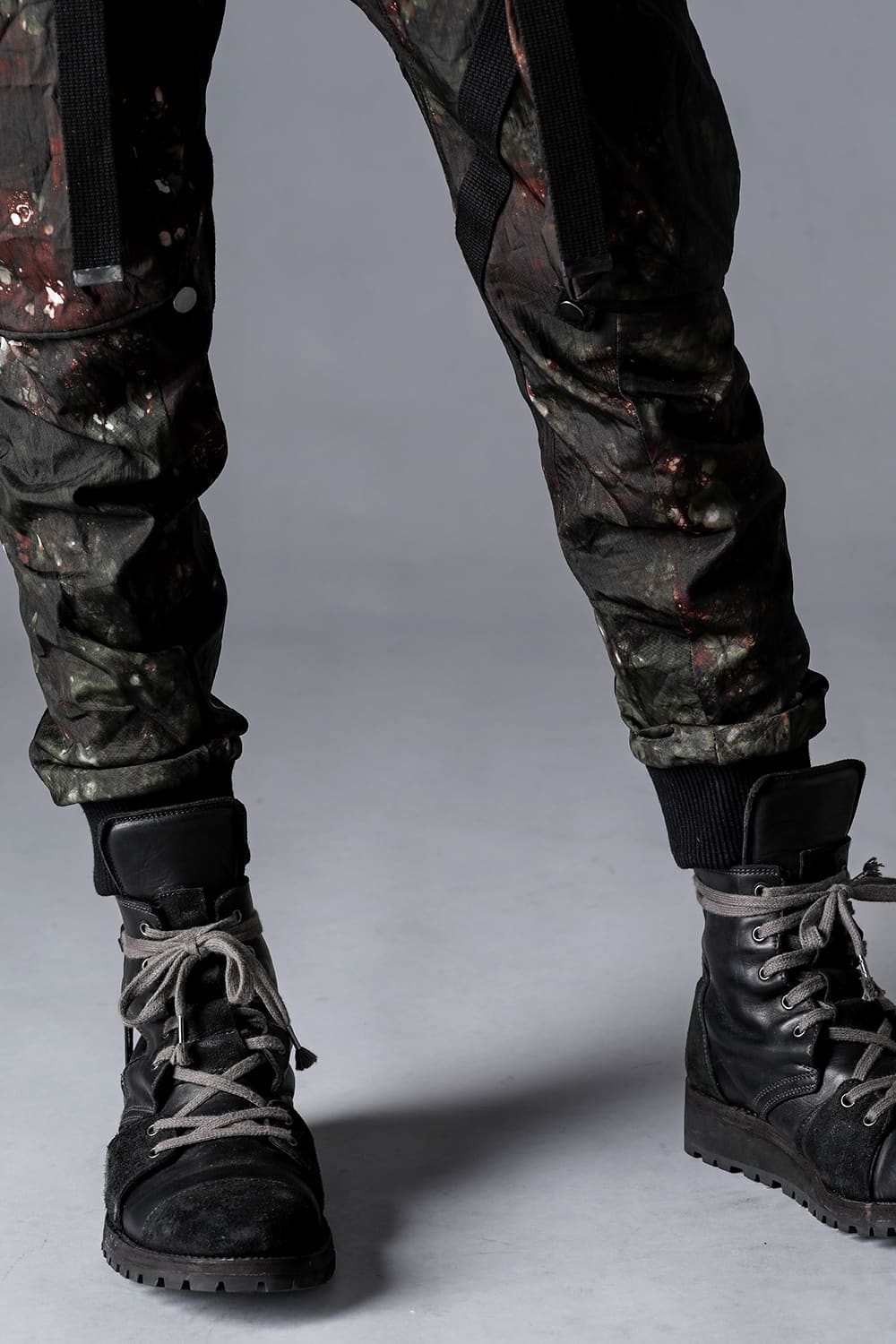 Mud-Dyed Nylon Ox-Detachable Cargo Pocket Jog Trousers Moss Black