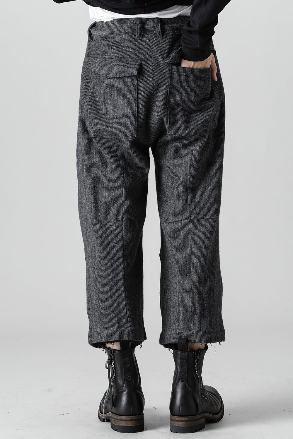 Minimal Dobby Striped Pleated Cropped Pants Charcoal