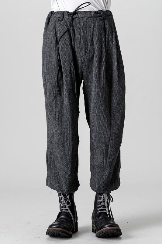 Minimal Dobby Striped Pleated Cropped Pants Charcoal