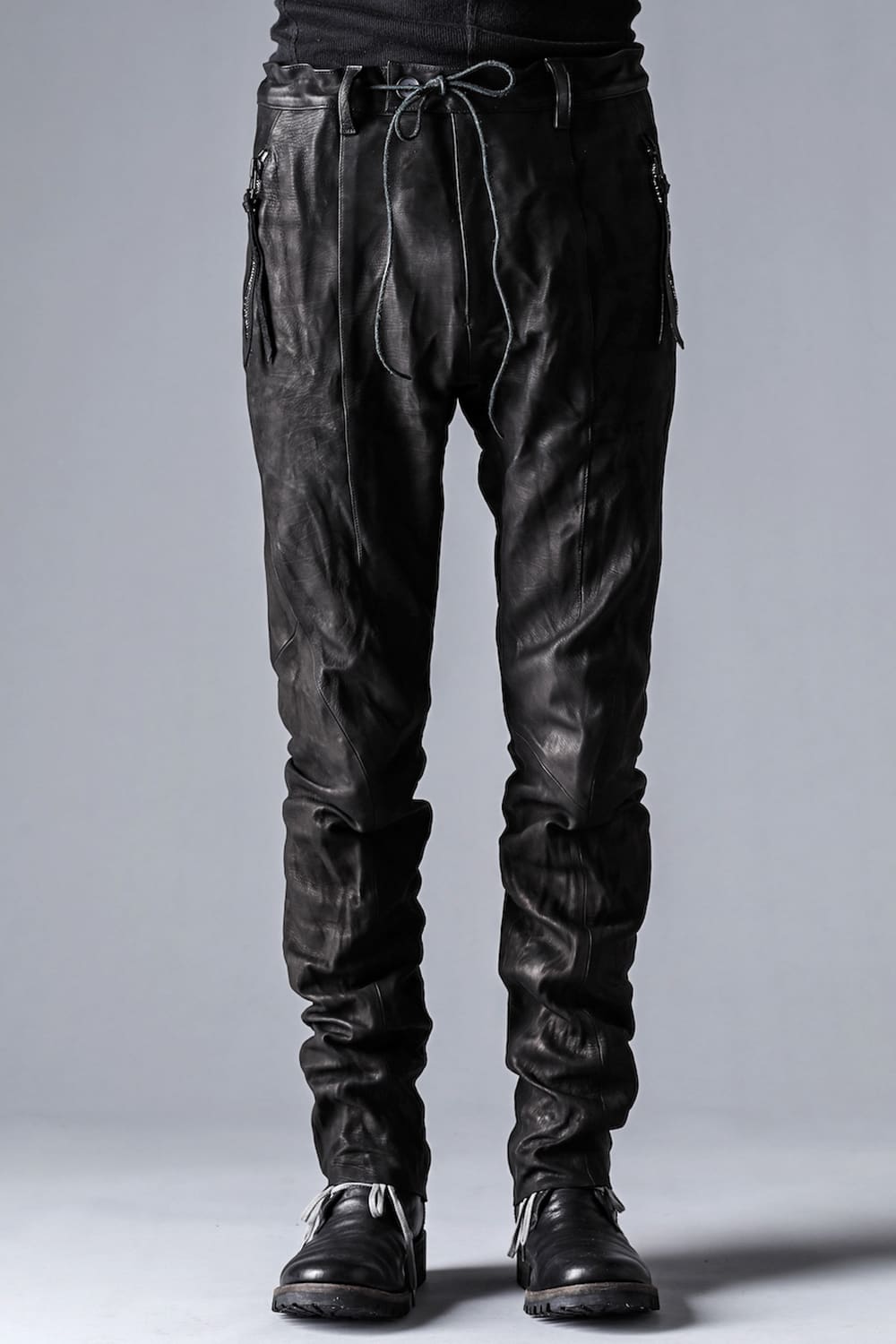 ジャパンカーフレザーカーブスリムパンツ