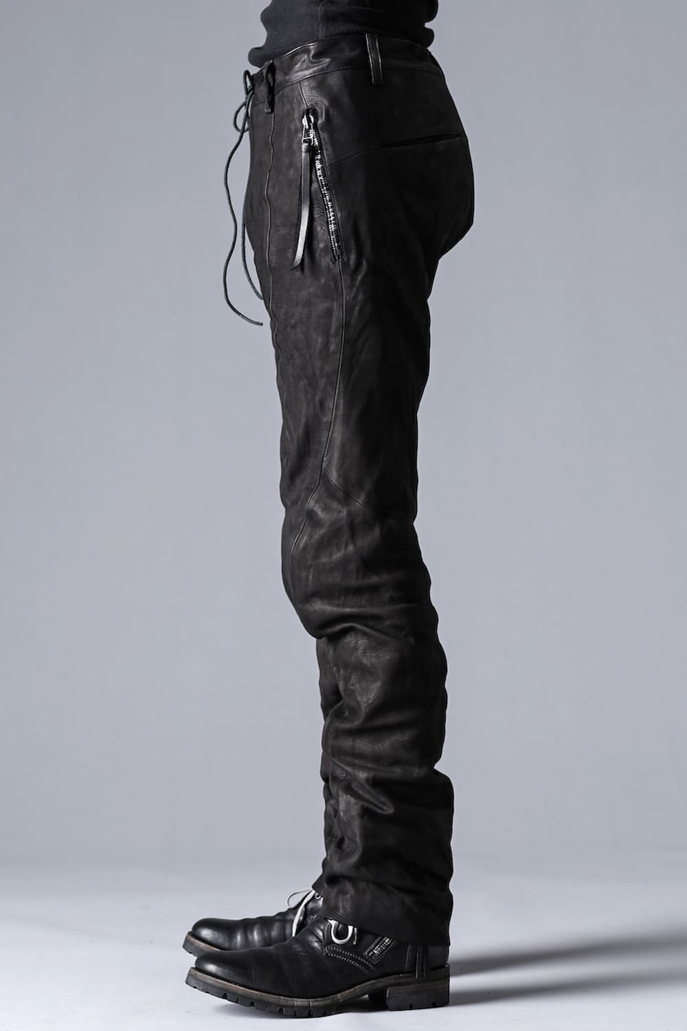 ジャパンカーフレザーカーブスリムパンツ