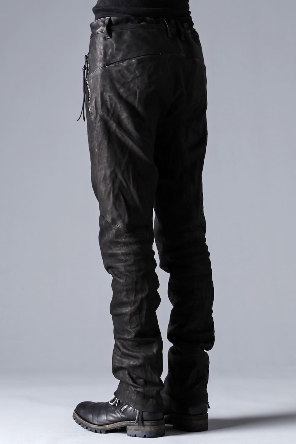 ジャパンカーフレザーカーブスリムパンツ