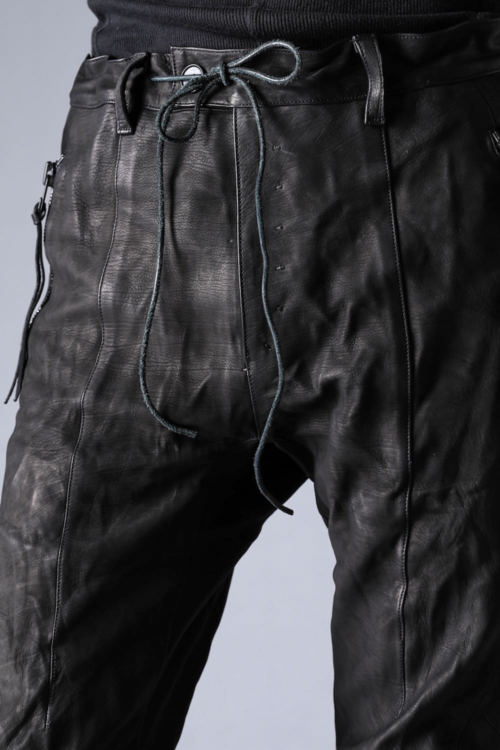 ジャパンカーフレザーカーブスリムパンツ