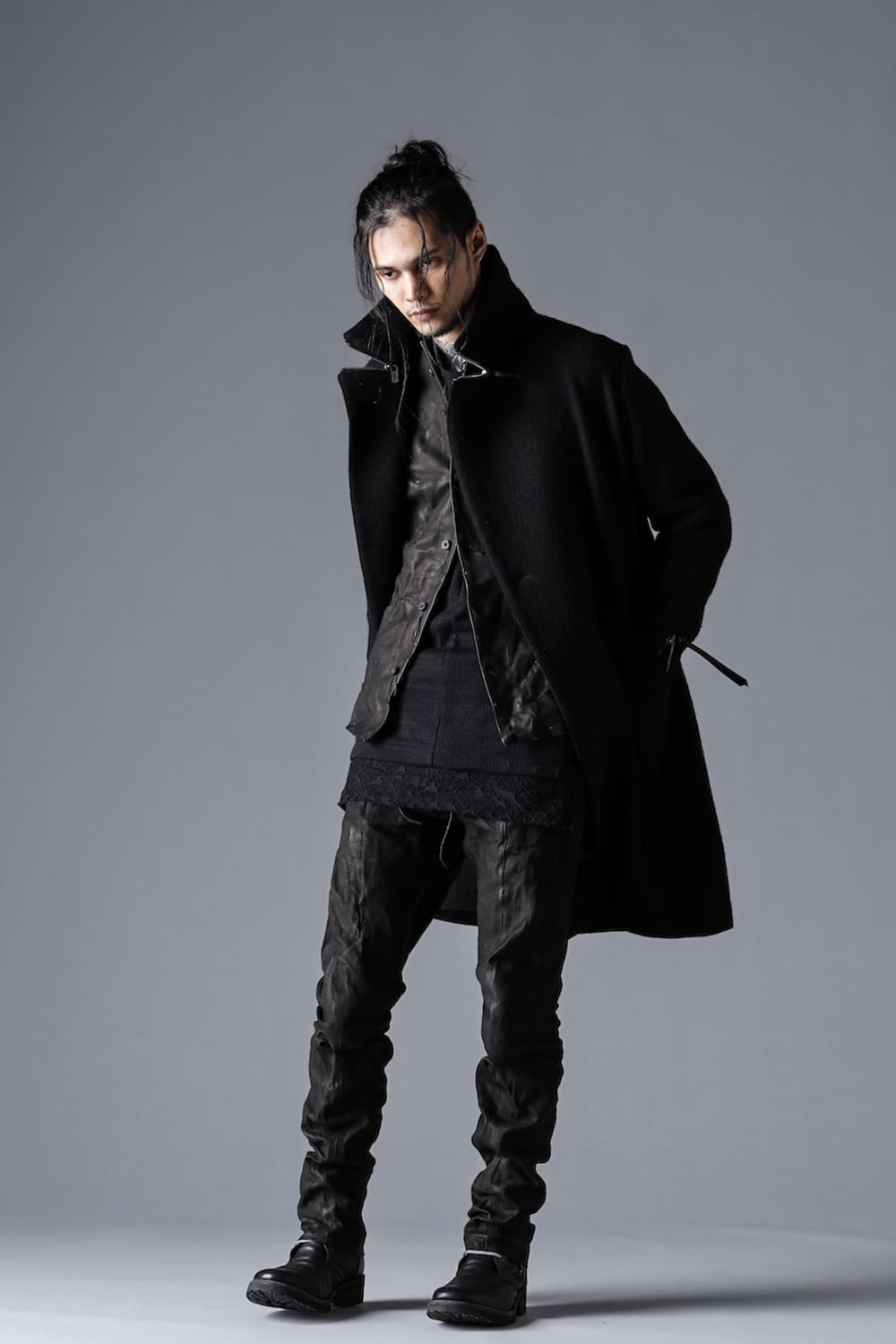 ジャパンカーフレザーカーブスリムパンツ