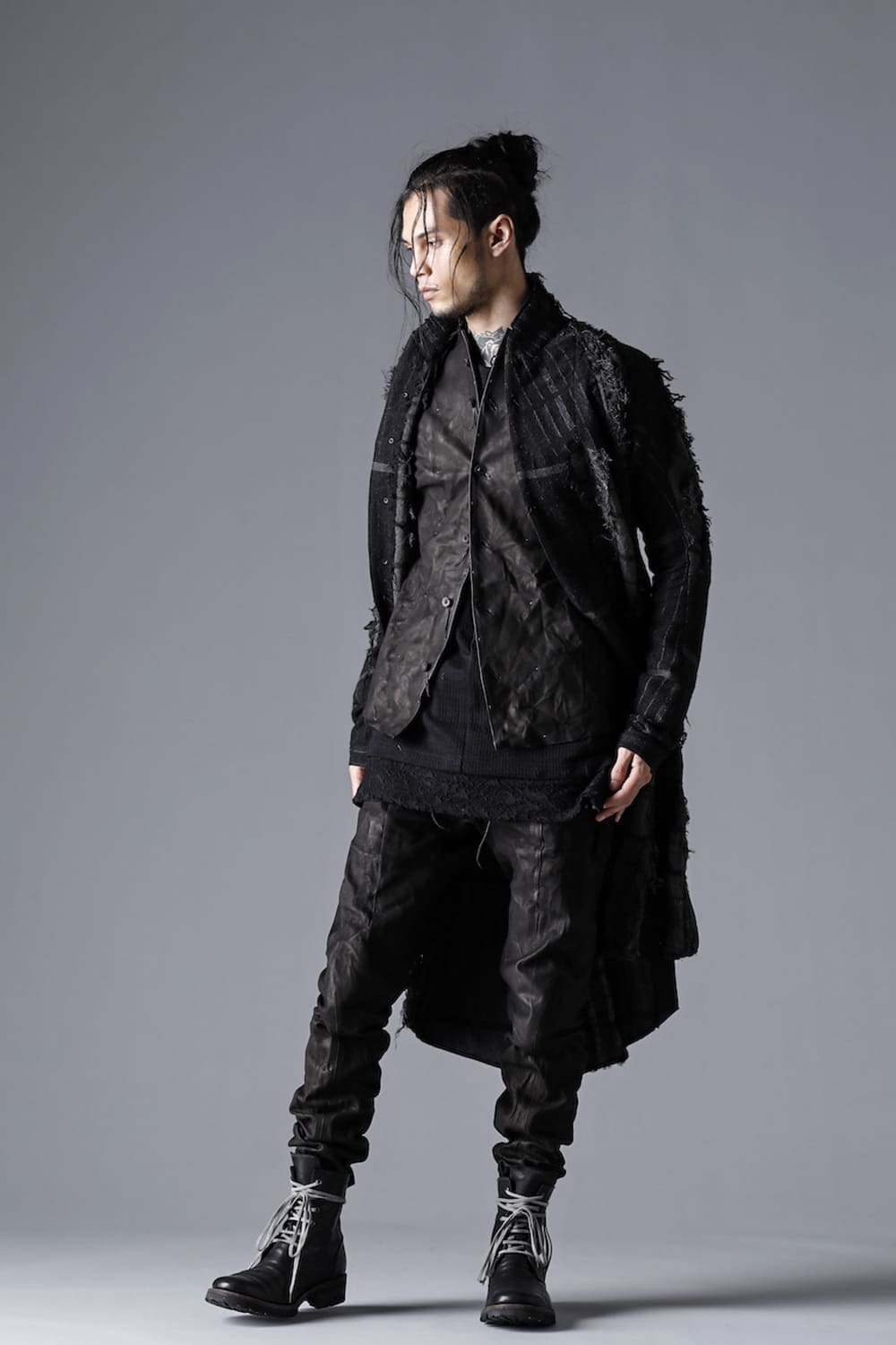 ジャパンカーフレザーカーブスリムパンツ