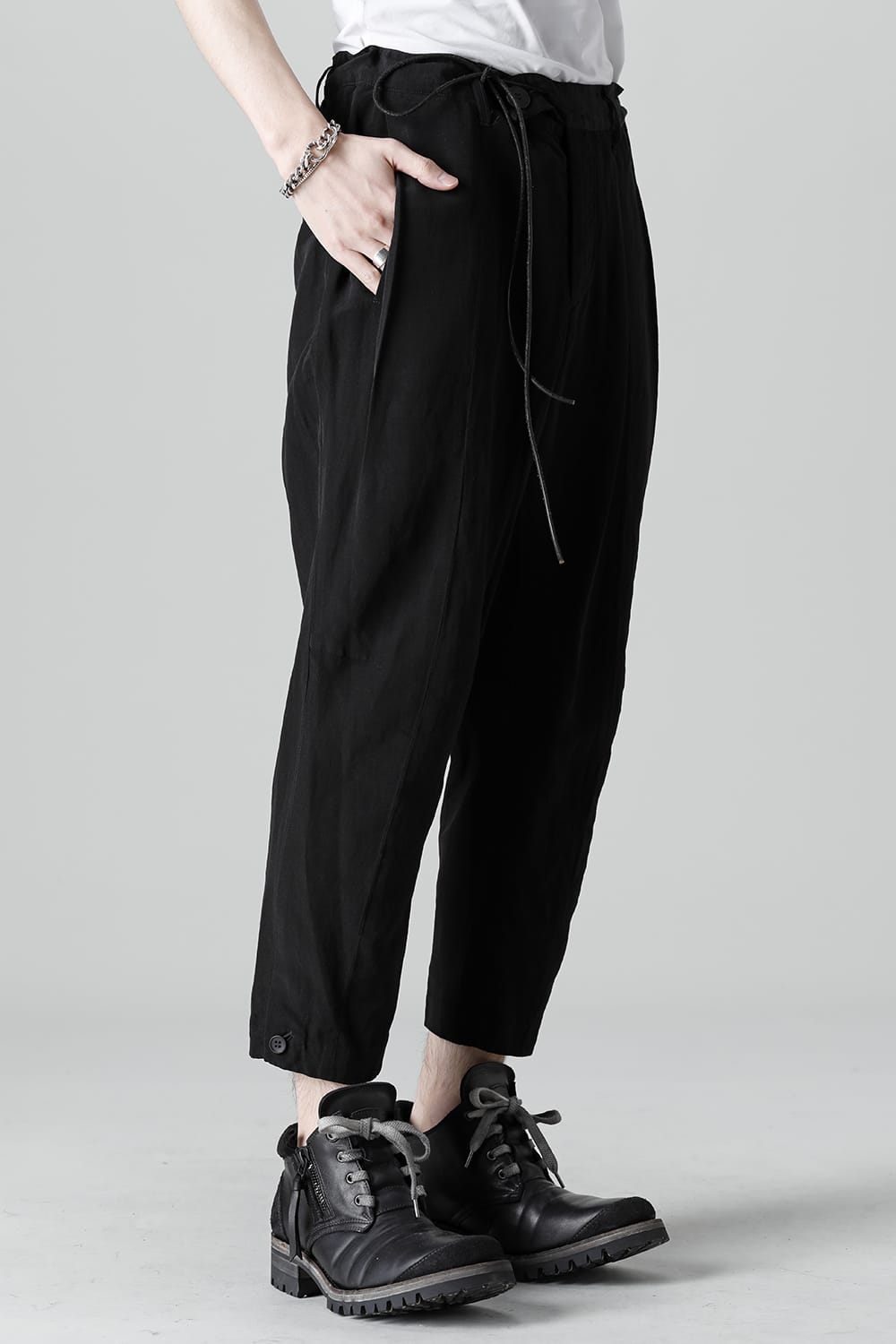 Wood Tannin＆Iron Oxide Dyed Dimple Dobby Tapered Cropped Pants  Black