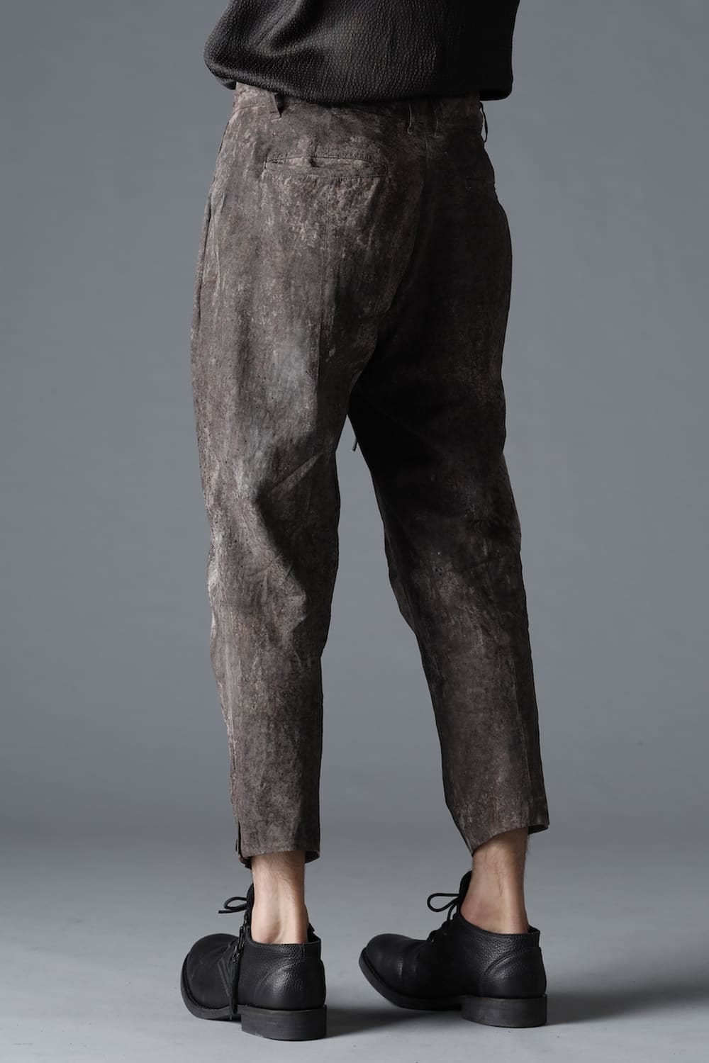 Wood Tannin＆Iron Oxide Dyed Dimple Dobby Tapered Cropped Pants  Charcoal Mix