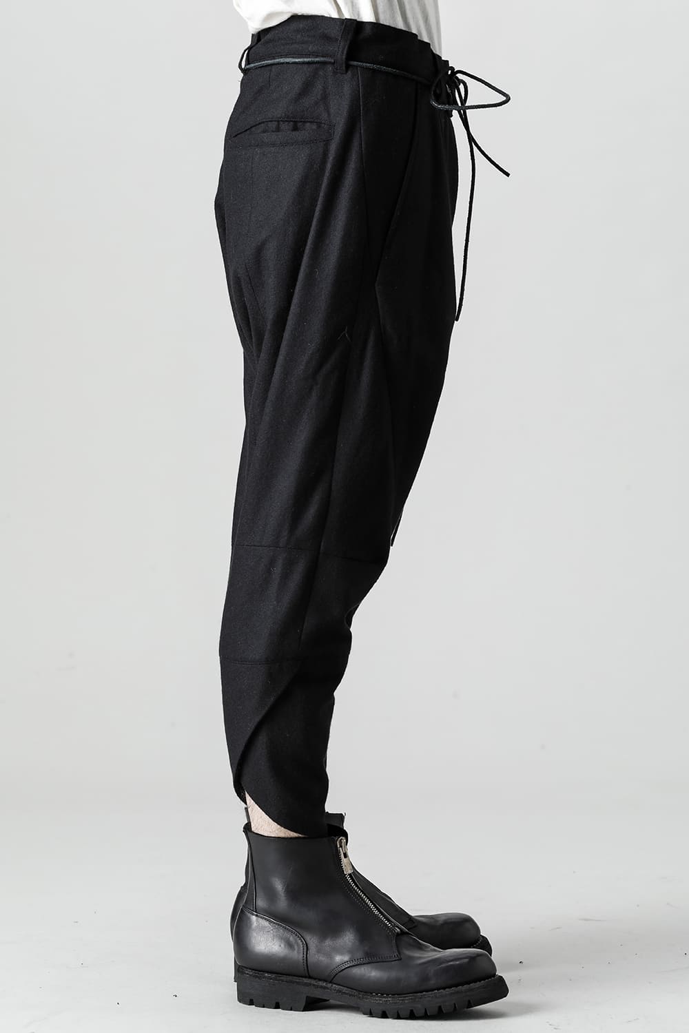 Wool Washer Tuck Tapered Pants