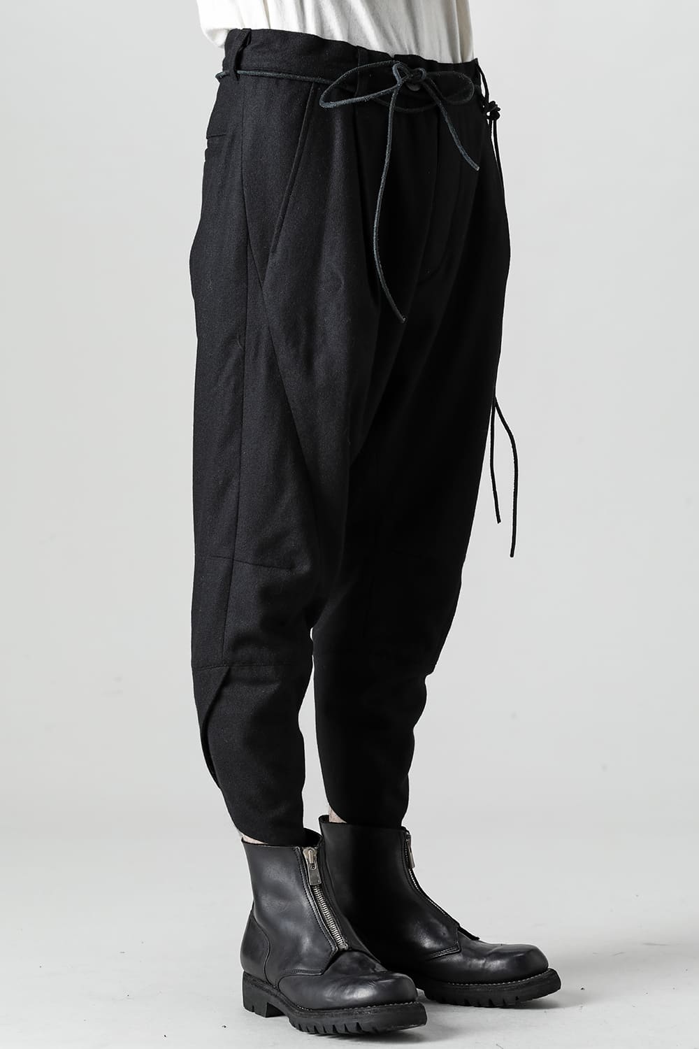 Wool Washer Tuck Tapered Pants