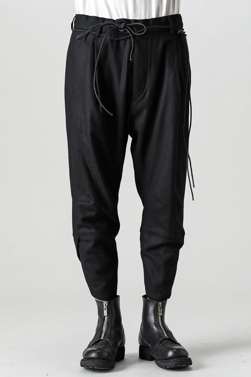 Wool Washer Tuck Tapered Pants