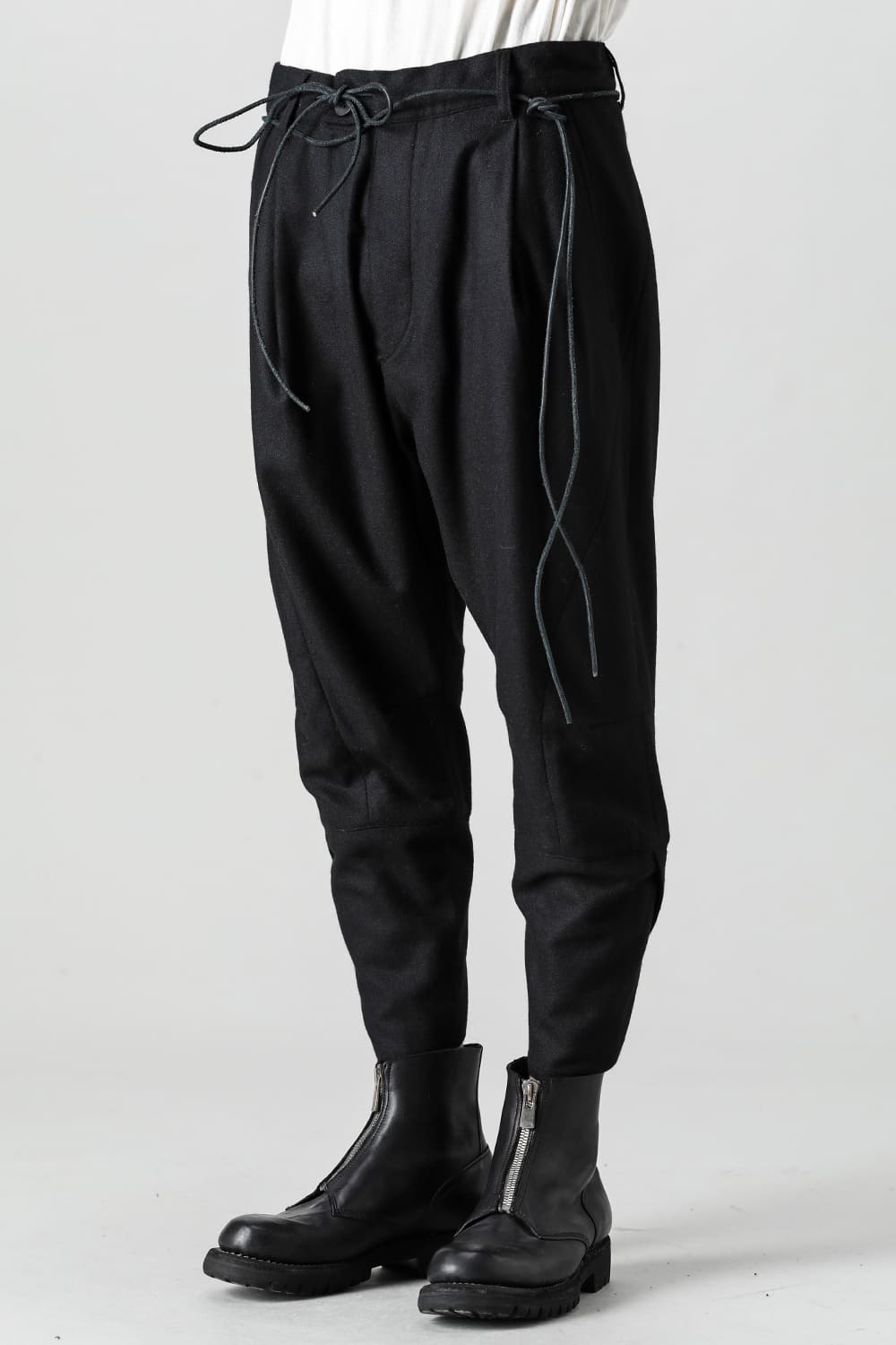 Wool Washer Tuck Tapered Pants