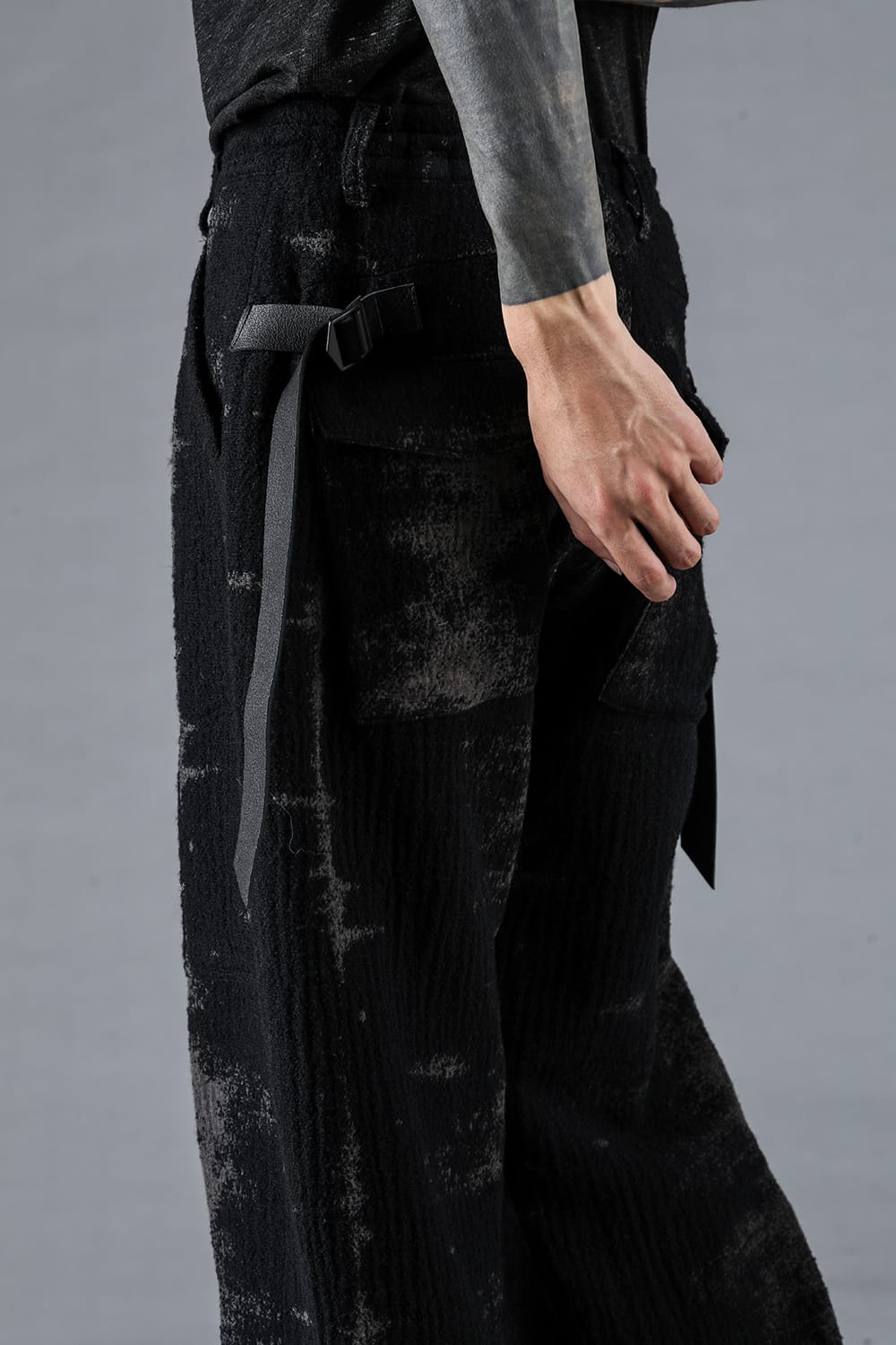 フォグストライプジャガードバギーパンツ