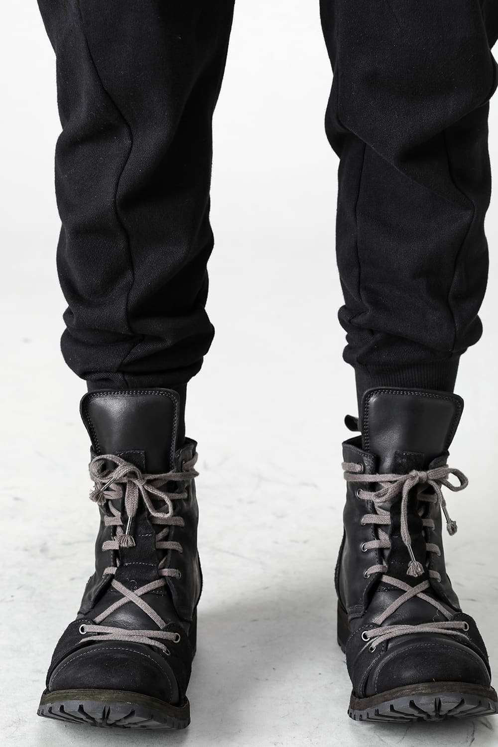 Untwisted Fleece-Lined Tapered Cropped Pants  Black