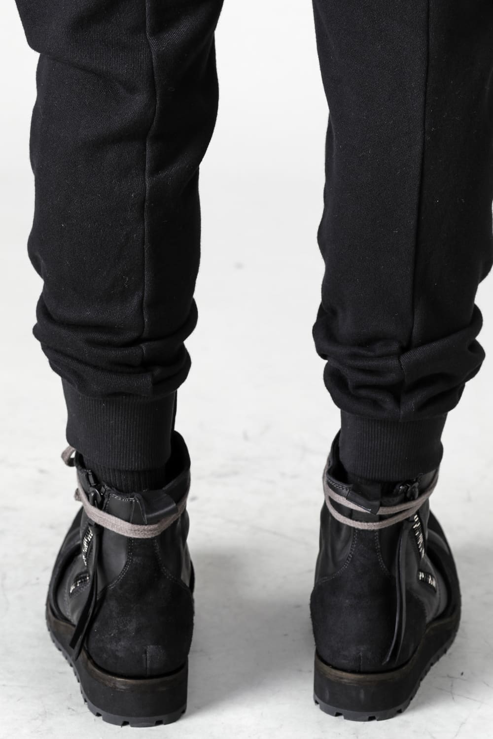 Untwisted Fleece-Lined Tapered Cropped Pants  Black