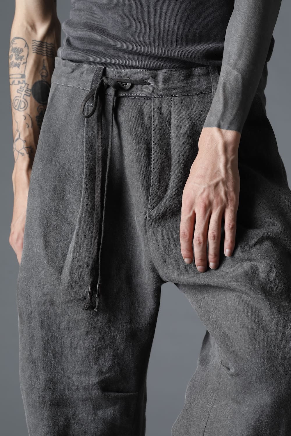 墨染和紙×リネン高密度ツイルワイドパンツ  チャコール