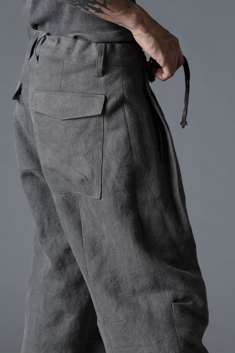墨染和紙×リネン高密度ツイルワイドパンツ  チャコール
