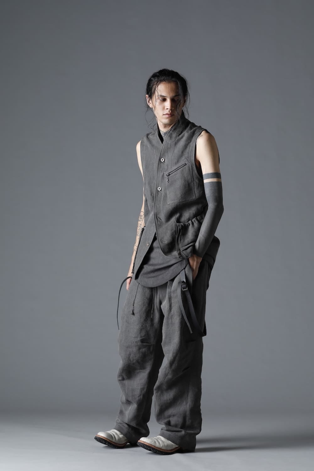 墨染和紙×リネン高密度ツイルワイドパンツ  チャコール