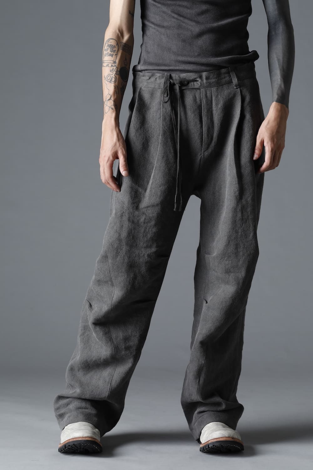 墨染和紙×リネン高密度ツイルワイドパンツ  チャコール