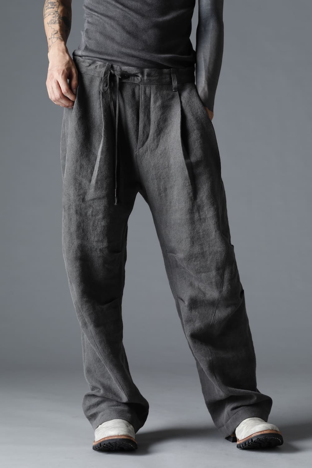 墨染和紙×リネン高密度ツイルワイドパンツ  チャコール