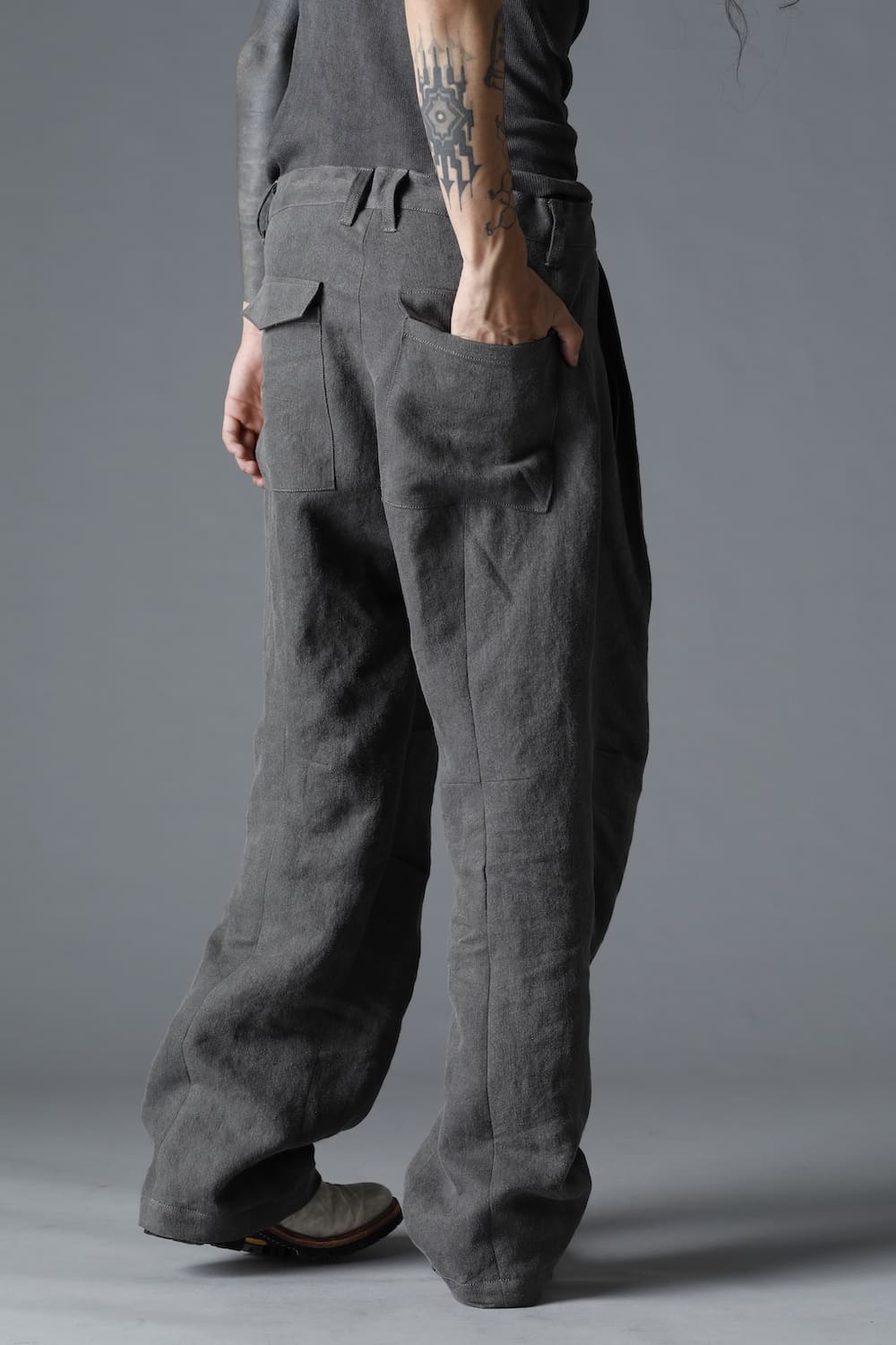 墨染和紙×リネン高密度ツイルワイドパンツ  チャコール