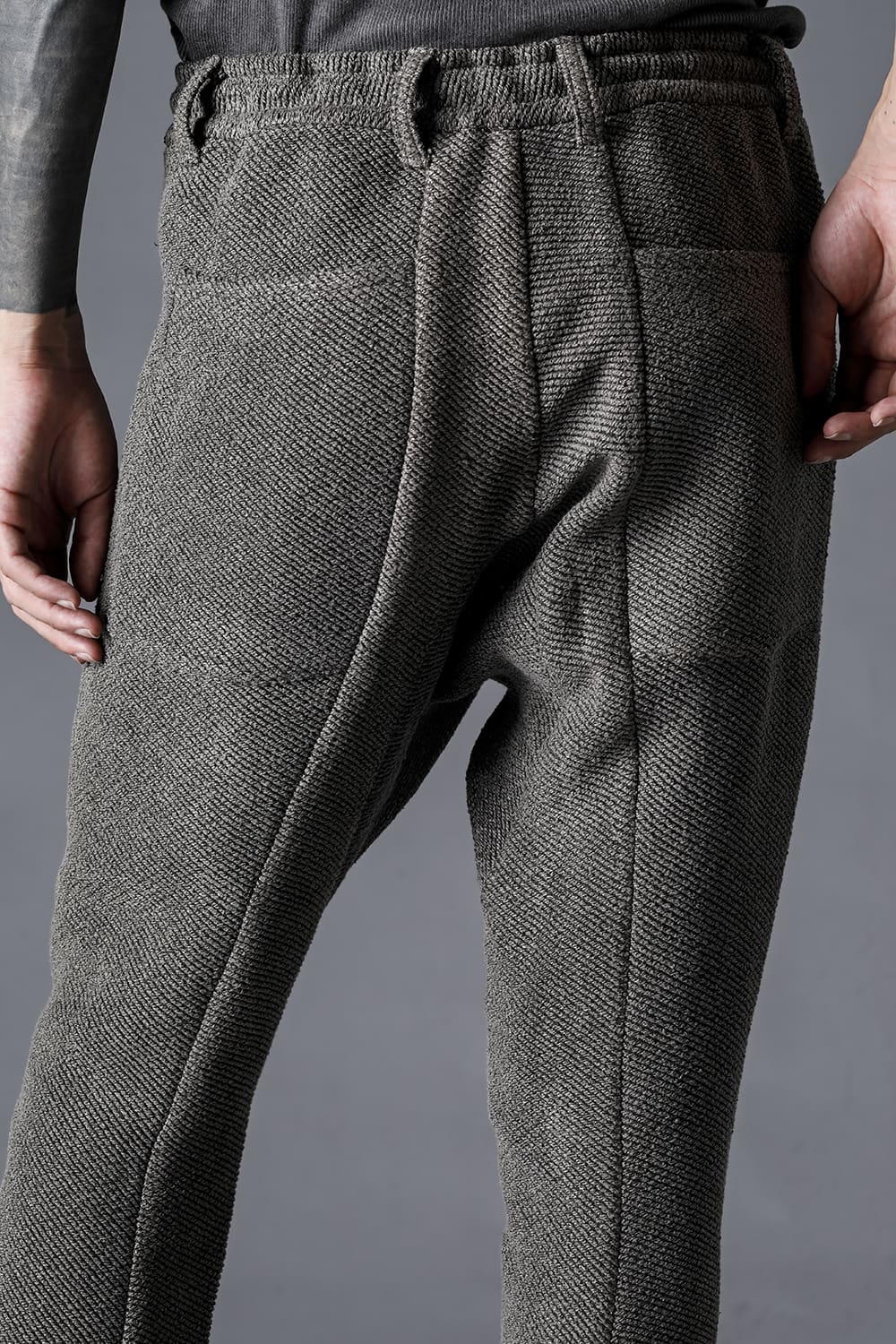 和紙×コットンツィードドロップクロッチスリムパンツ  チャコール