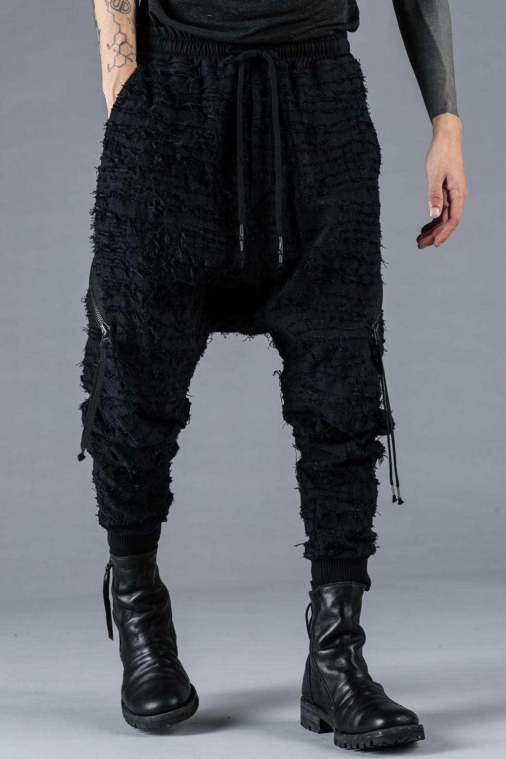 Cotton Viyella Damage Quilt Low-Crotch Jogger Pants Black