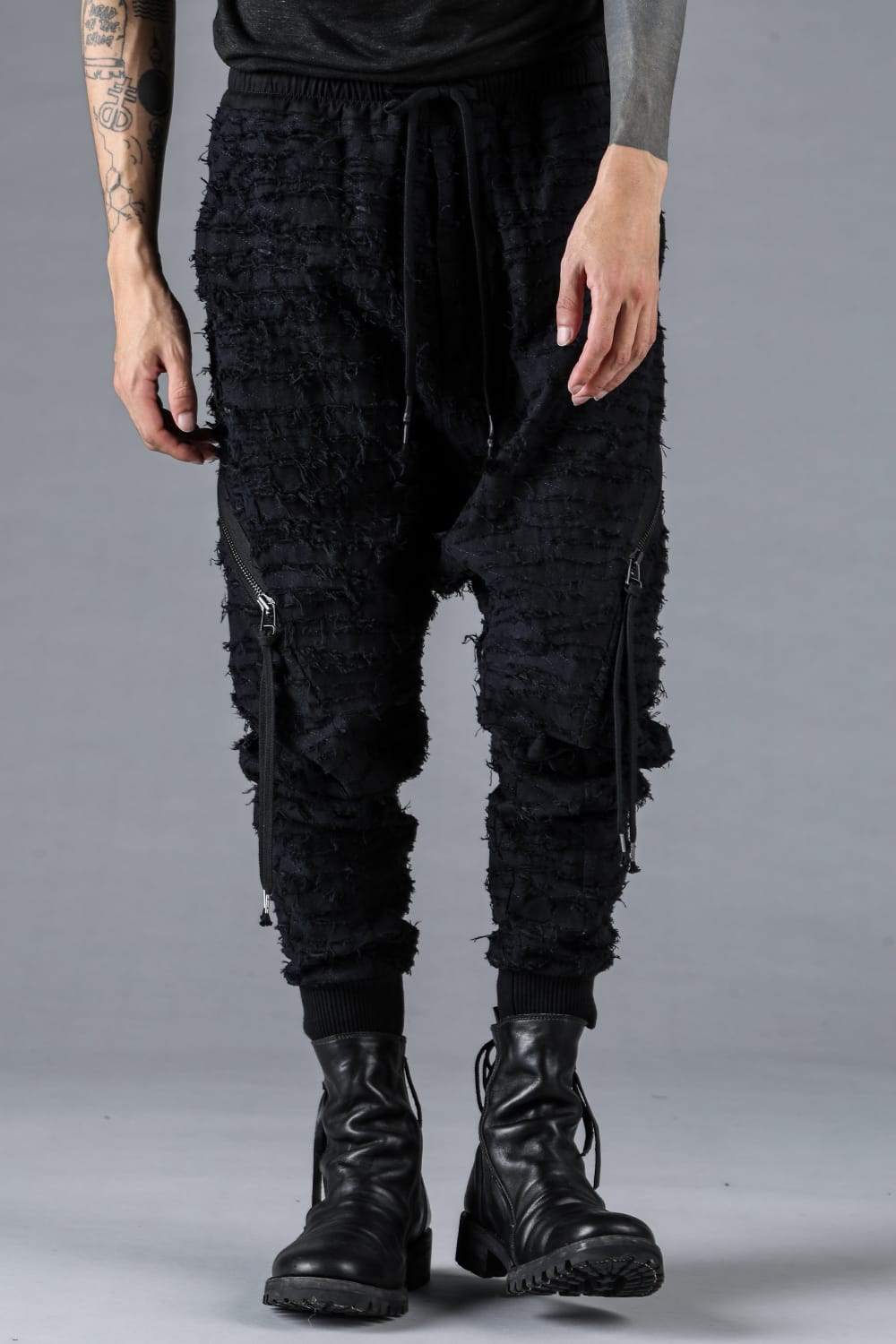 Cotton Viyella Damage Quilt Low-Crotch Jogger Pants Black