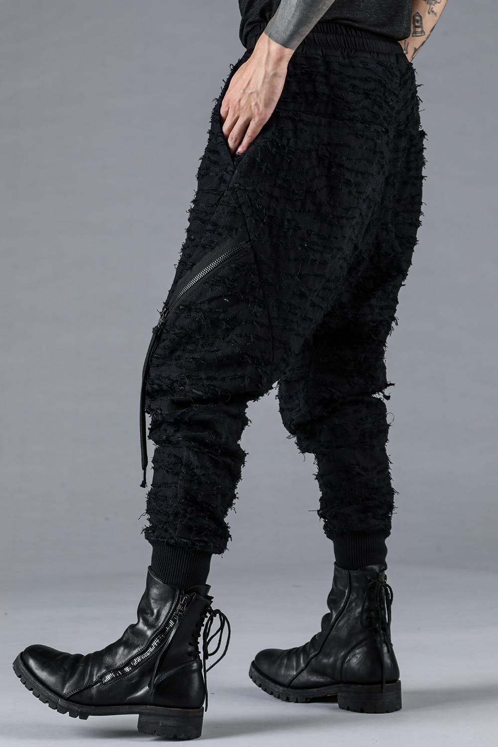 Cotton Viyella Damage Quilt Low-Crotch Jogger Pants Black