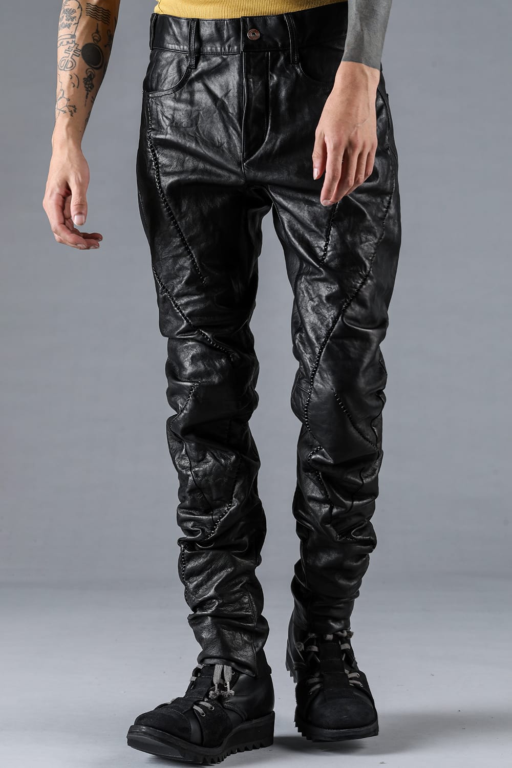 Soft Horse Leather Overlock Twist Curve Slim Pants