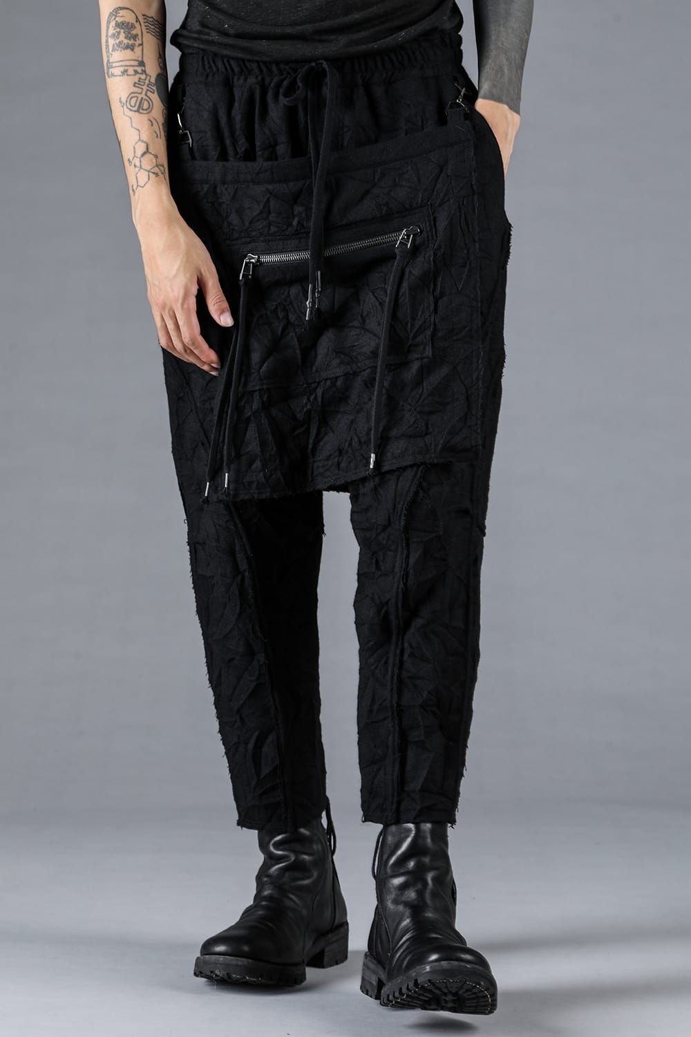 Catch Washer Bum Flap Low-Crotch Cropped Pants