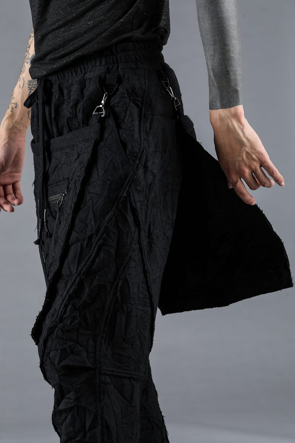 Catch Washer Bum Flap Low-Crotch Cropped Pants