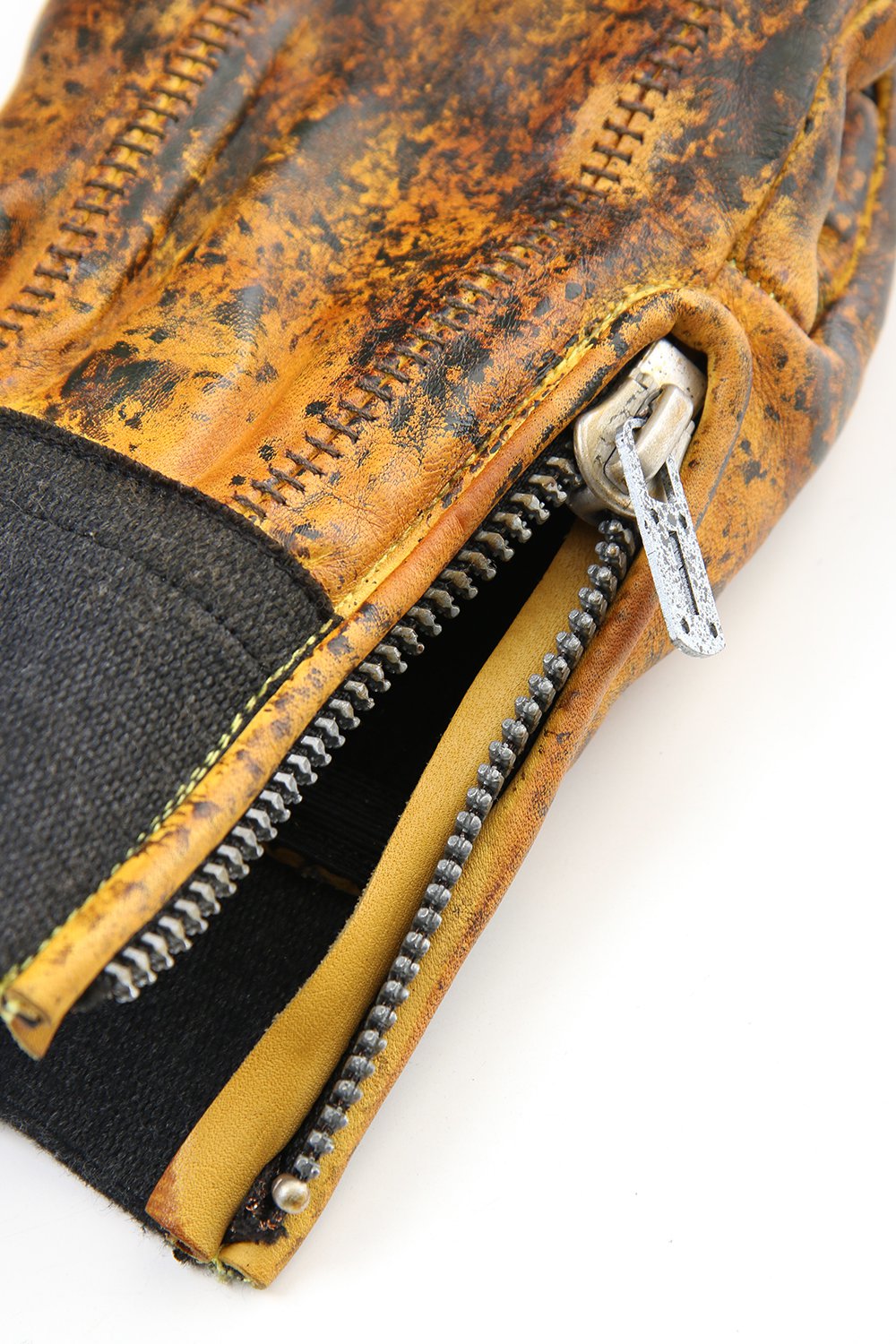 Dusty leaf Horse leather Over lock gloves Yellow