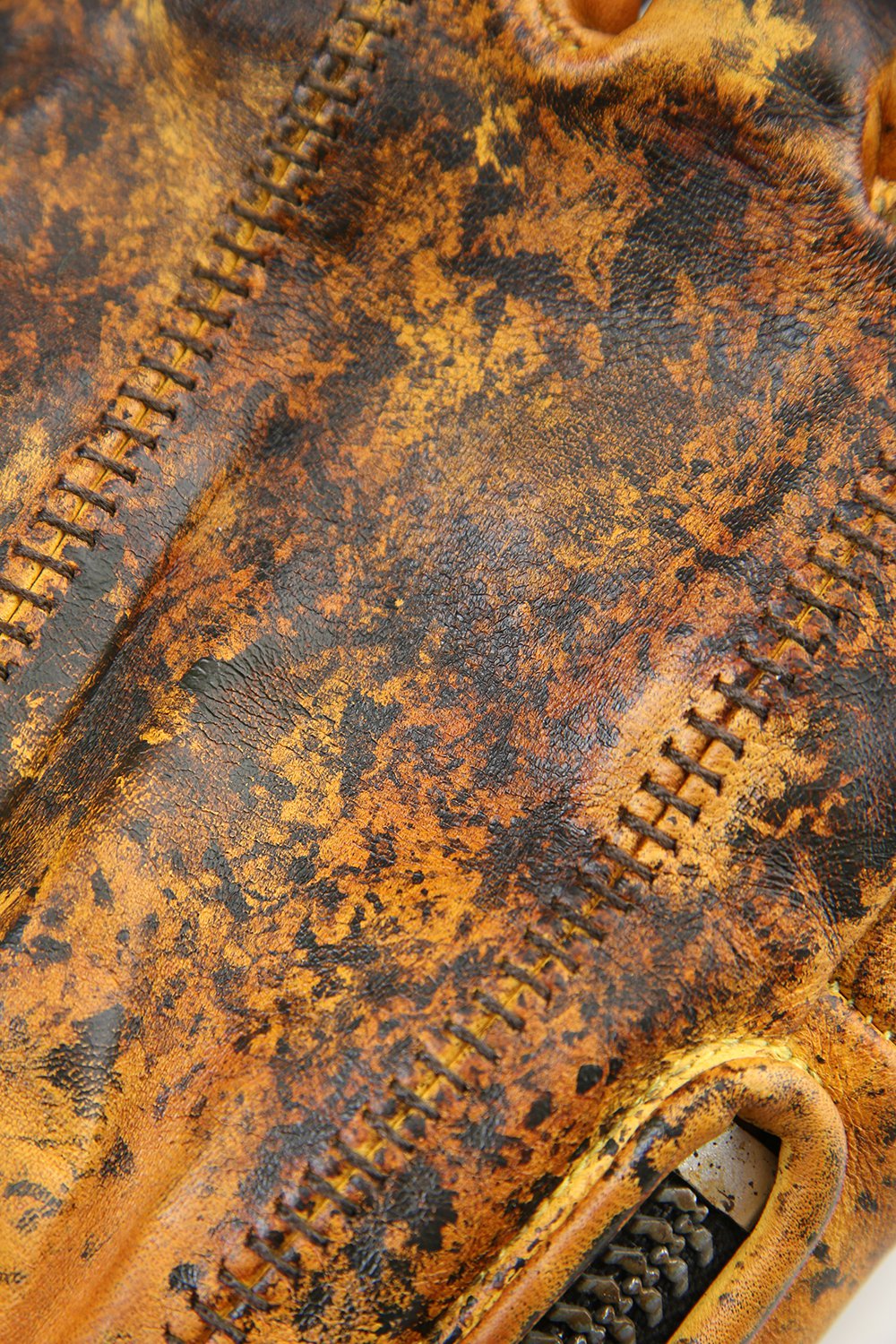 Dusty leaf Horse leather Over lock gloves Yellow