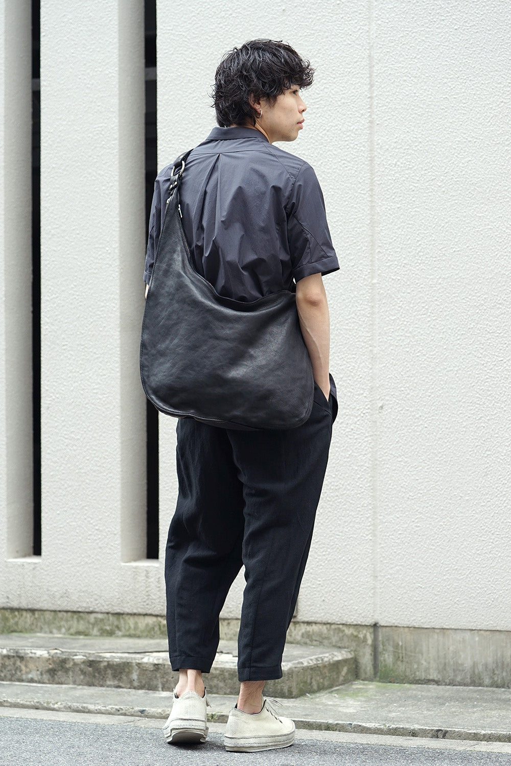 ラウンドジップ ショルダーバッグ ソフト ホース フルグレイン レザー - SZ01