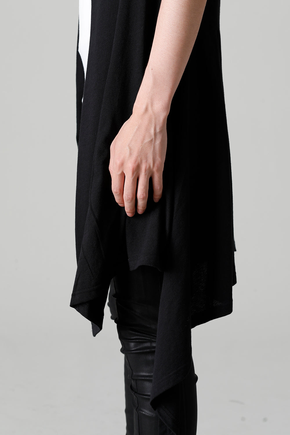 TERRON Sleeveless Cardigan