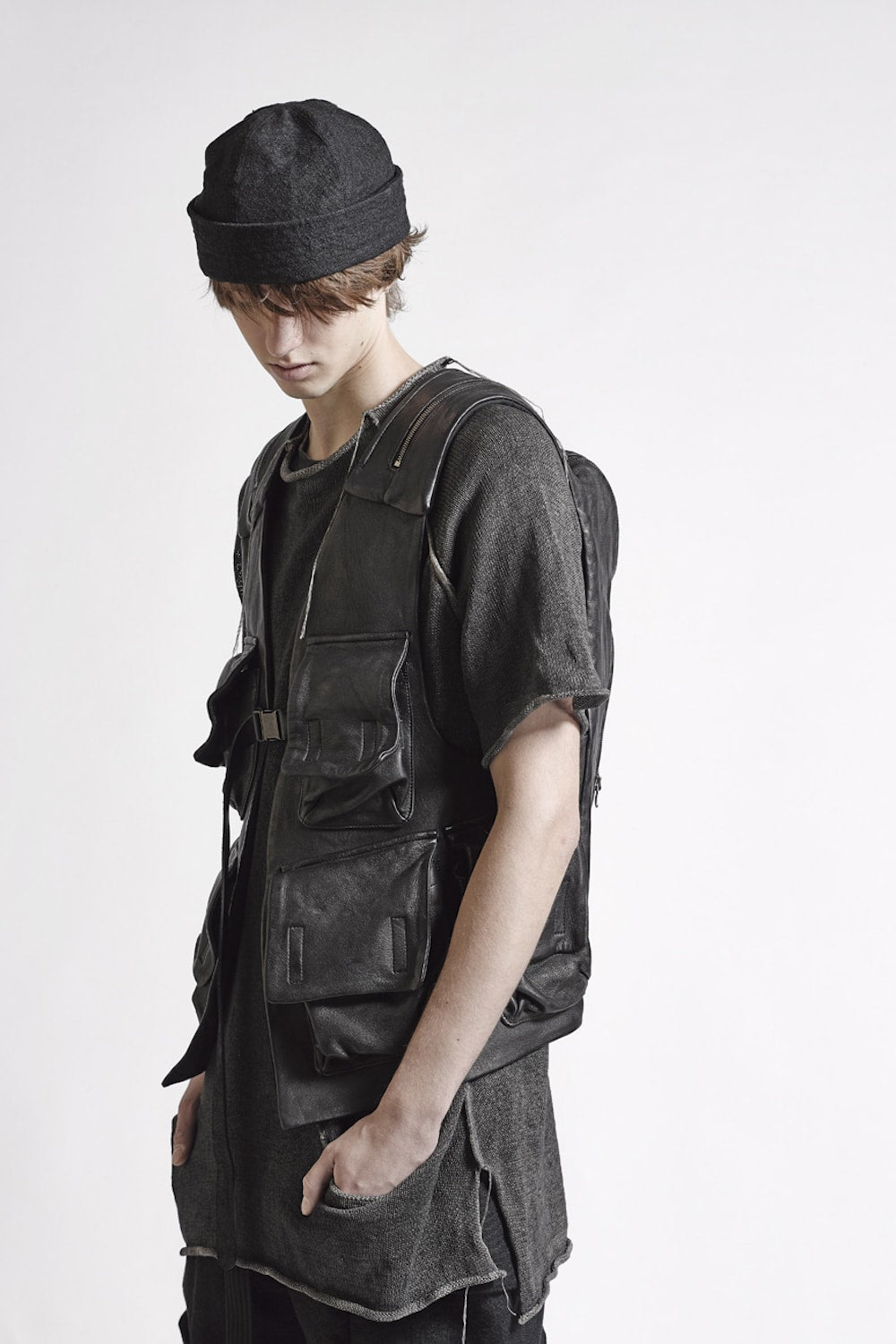 Hem Pocket Short Sleeve Knit Charcoal