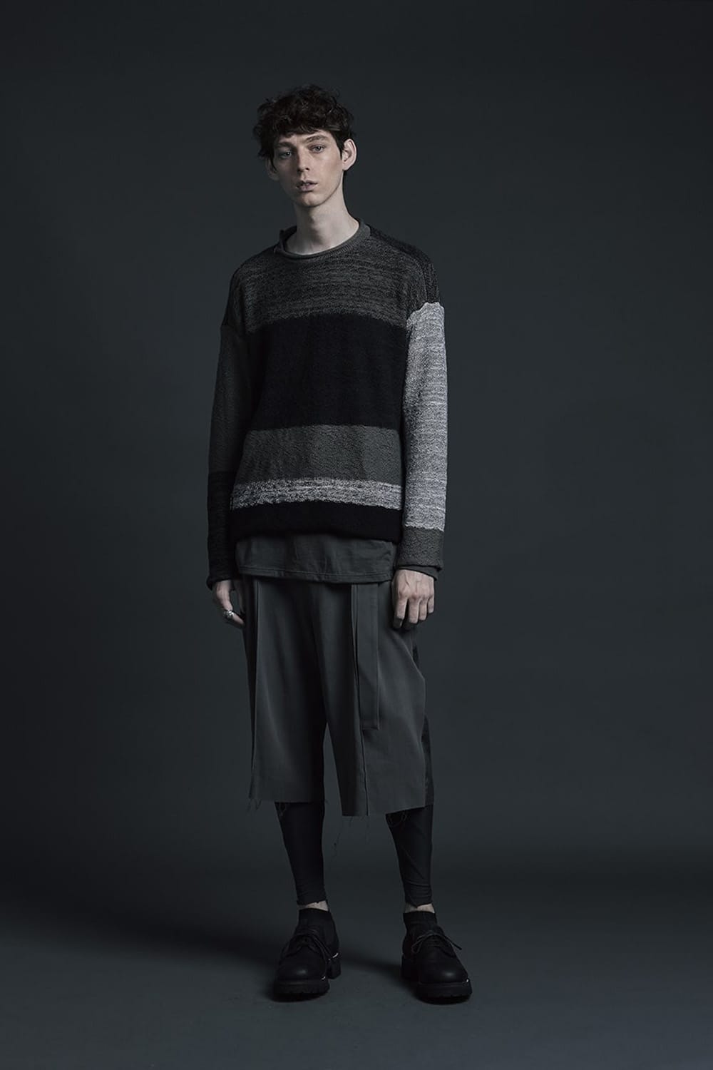 Hard twist Double weave Three-quarter length pants Gray