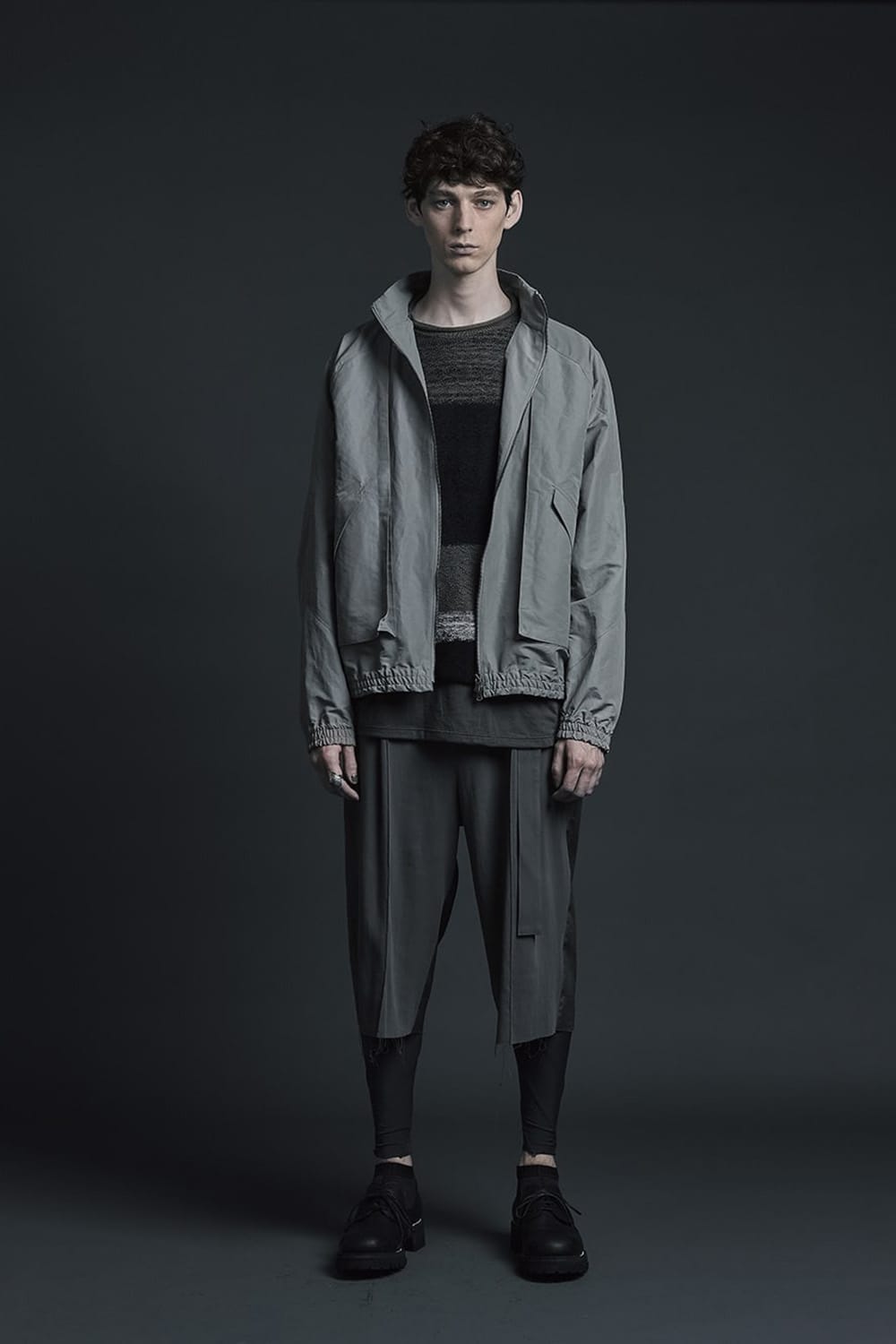 Hard twist Double weave Three-quarter length pants Gray