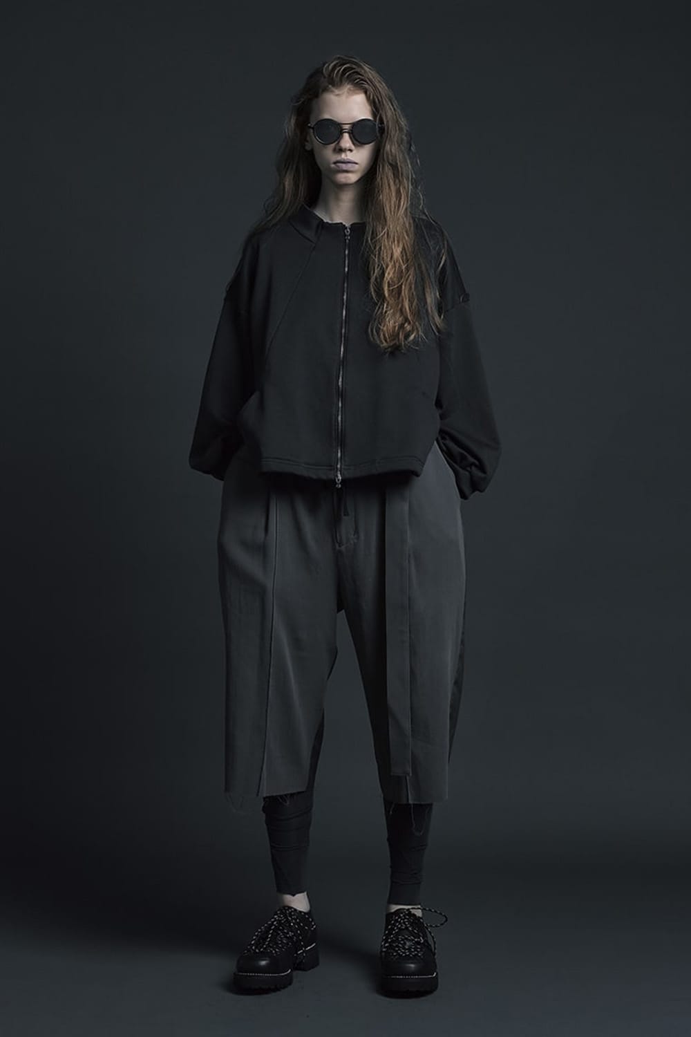 Hard twist Double weave Three-quarter length pants Gray