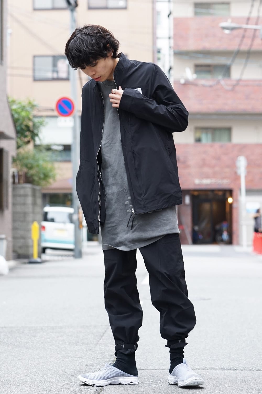 Reflector print & embroidery T-shirt (Black)