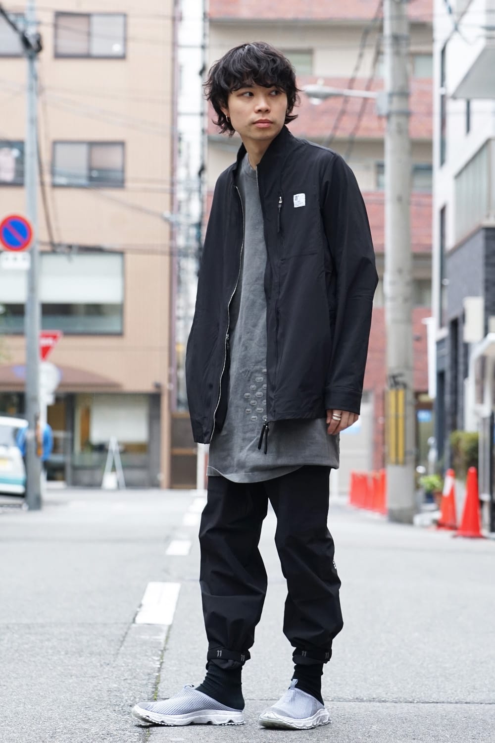 Reflector print & embroidery T-shirt (Black)