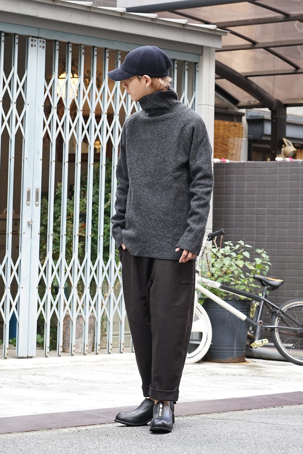 Boucle Bottle Neck L/S Knit D.Gray