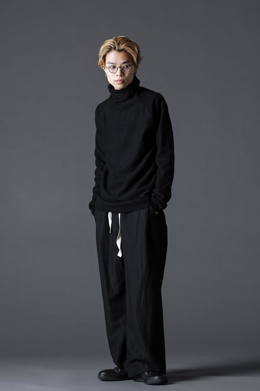 Wool Bottle Neck Knit Black