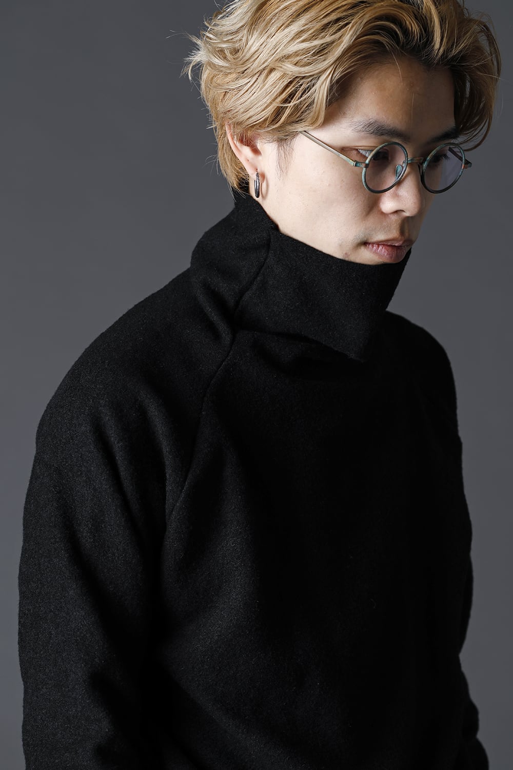 Wool Bottle Neck Knit Black