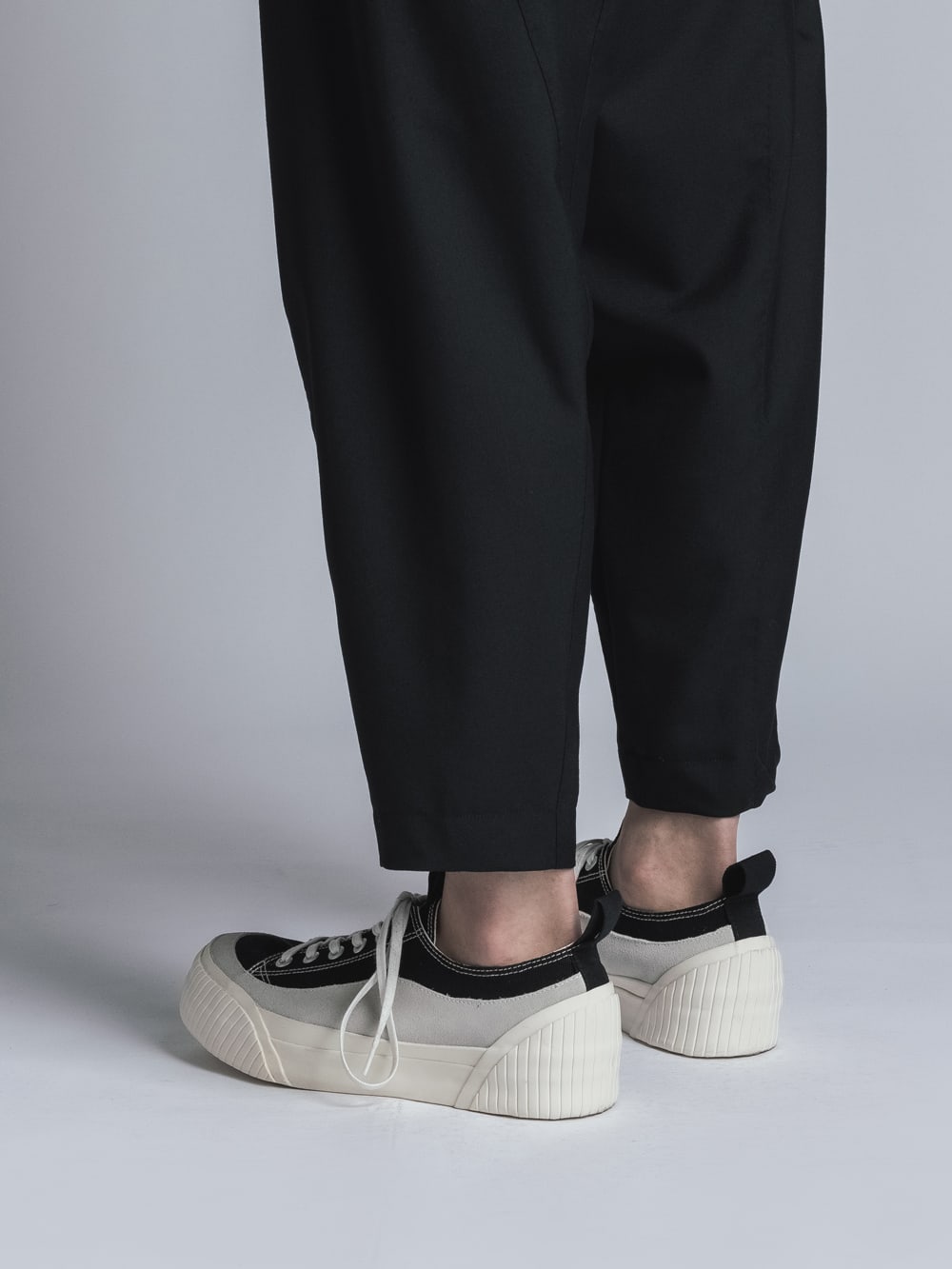 ローカットスニーカー  Black