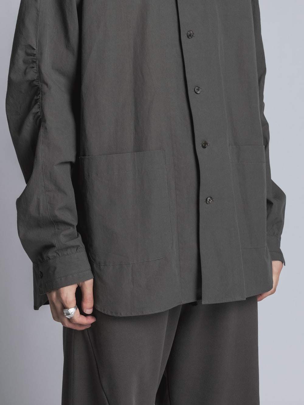 Typewriter Band Collar Shirt Charcoal