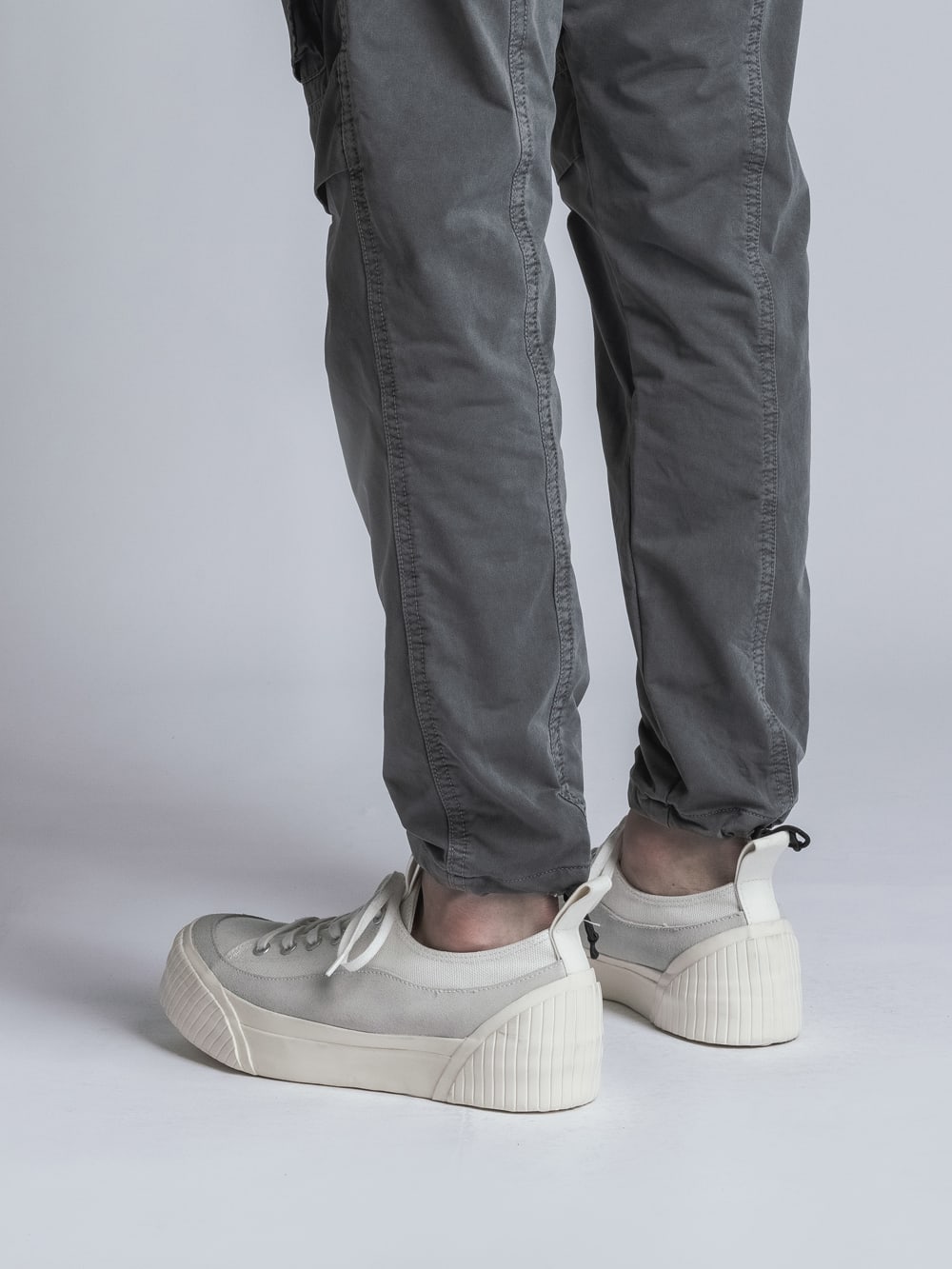 ローカットスニーカー  White