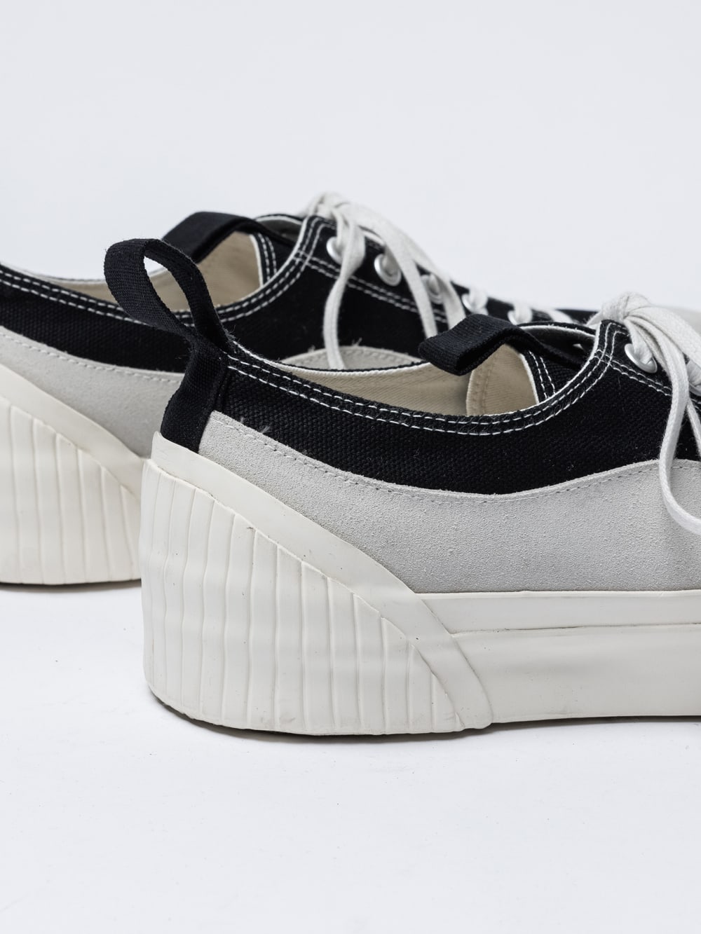 ローカットスニーカー  Black